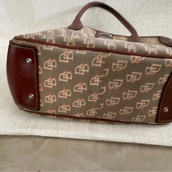 Dooney & Bourke Monogram Signature - Picture 6 of 11